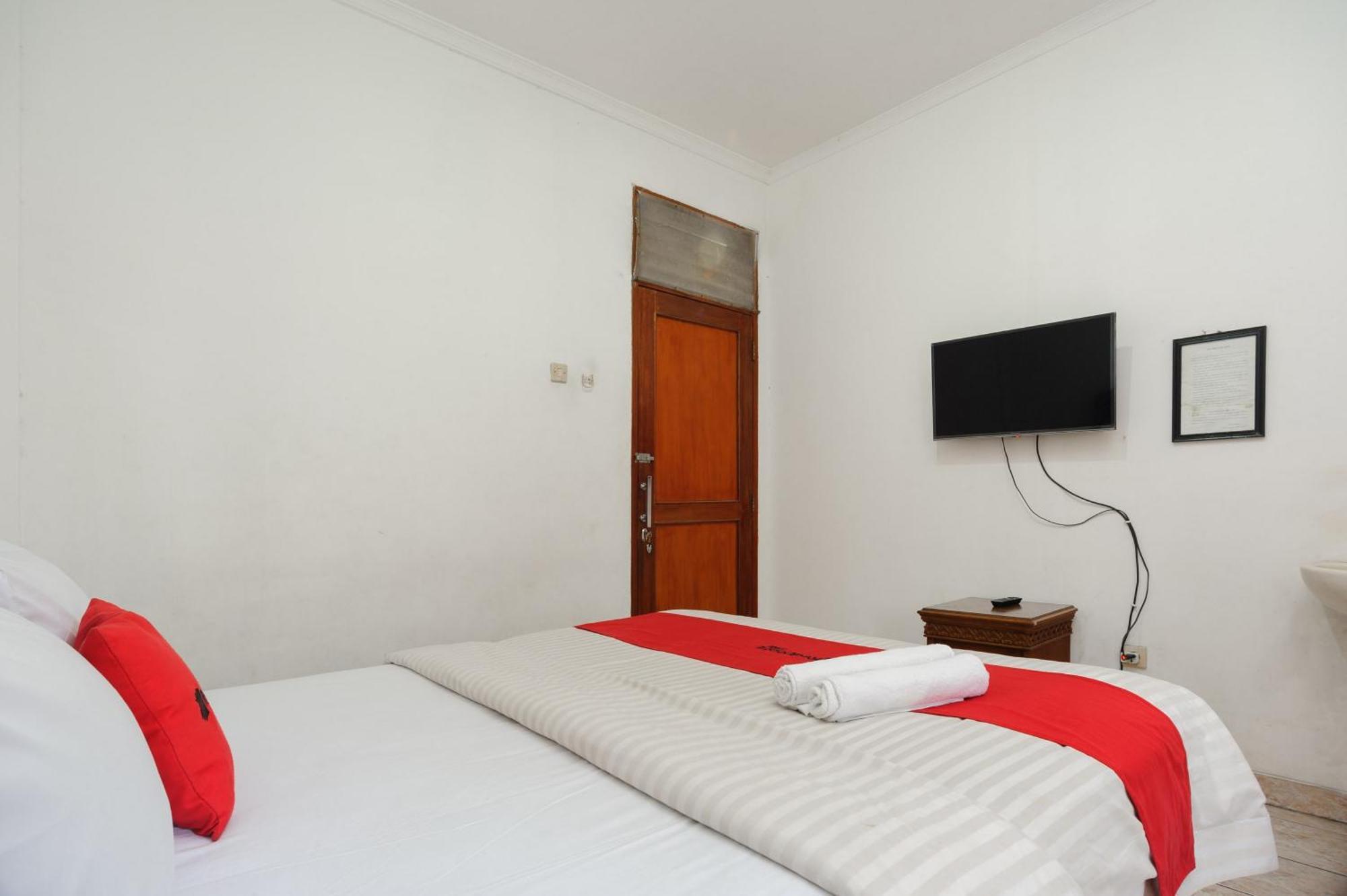 Reddoorz Syariah Near Aeon Mall Tanjung Barat Jakarta Exterior foto